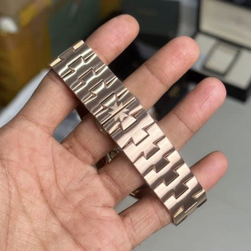 Vacheron Constantin Overseas Rosegold green dial.