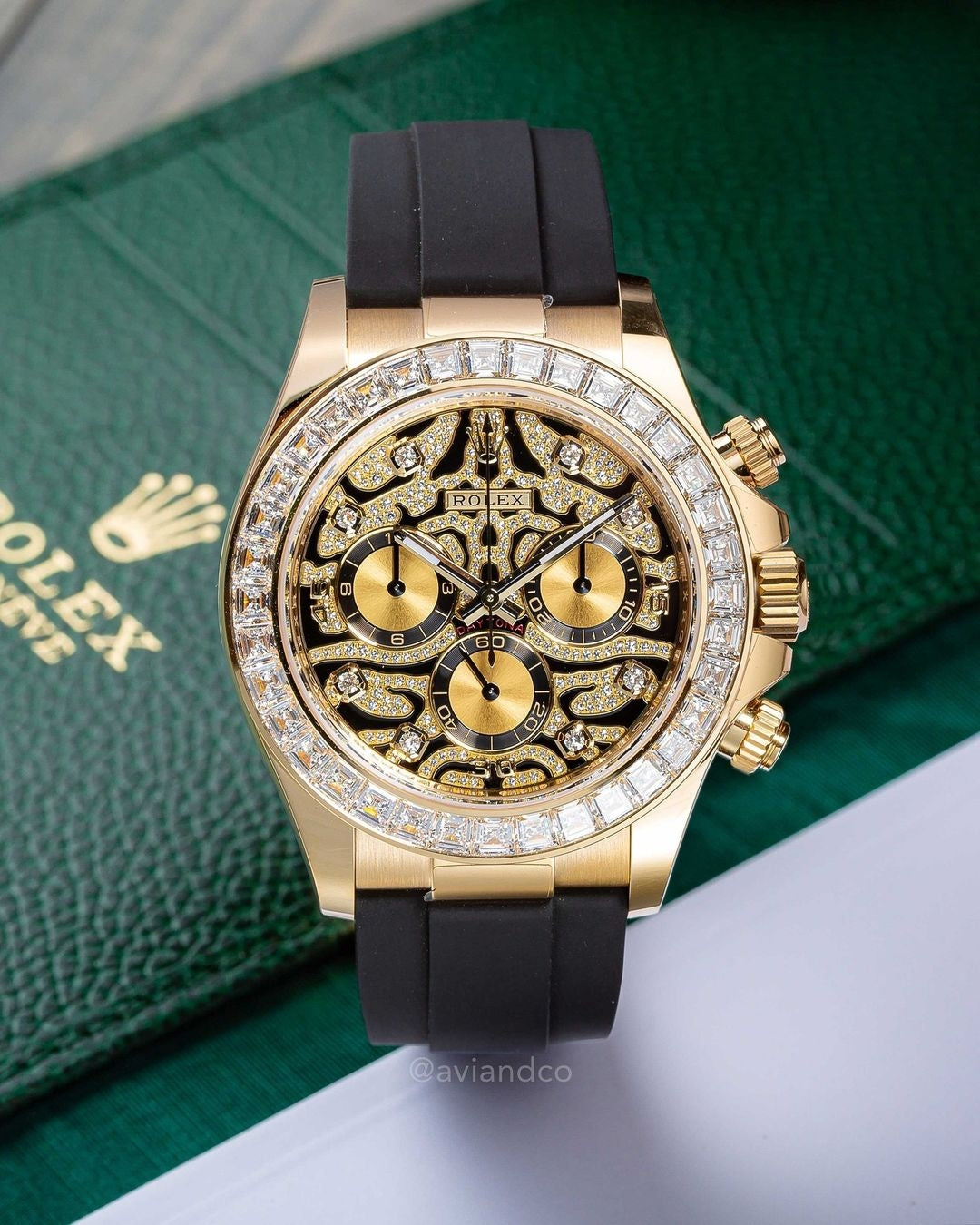 Role_x Daytona Eye of Tiger Gold Diamond Watch