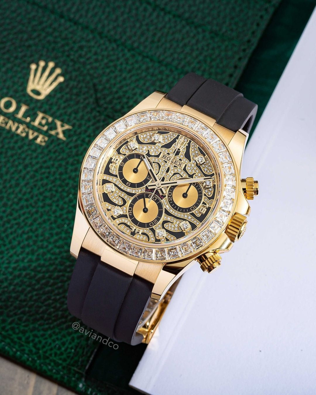 Role_x Daytona Eye of Tiger Gold Diamond Watch
